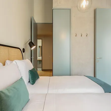 Feel Corporate Housing Campanha 05 * Порту